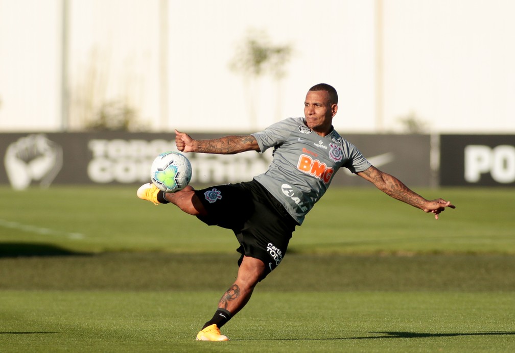 Otero treina forte e pode estreiar pelo Timão, veja a provável escalação para o clássico