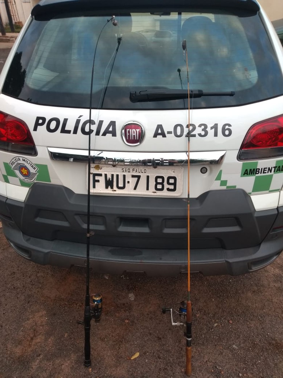 Materiais foram apreendidos pela Polícia Ambiental — Foto: Polícia Ambiental