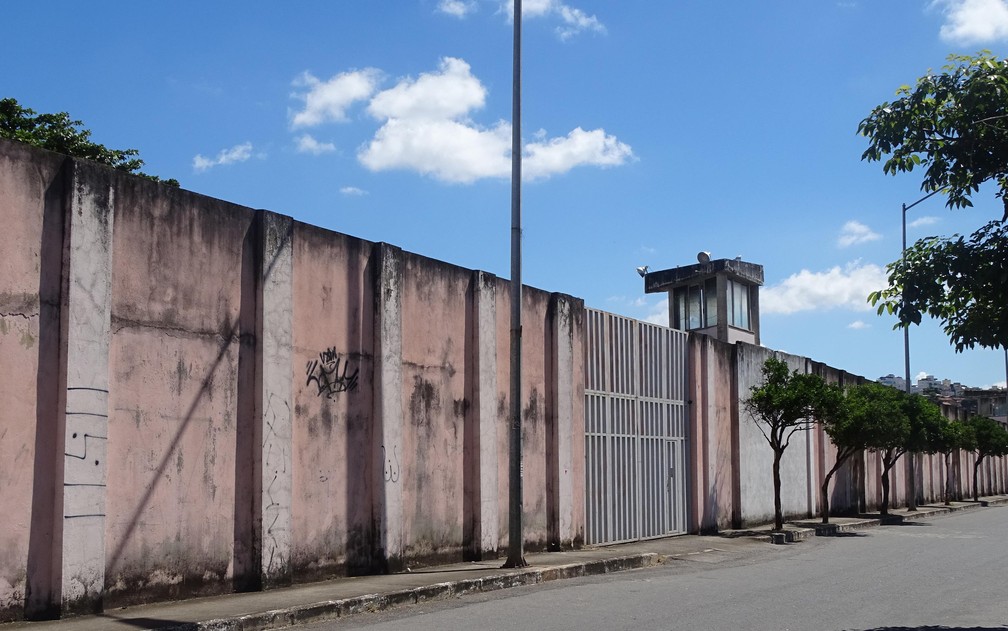 Complexo Penitenciário Feminino Estevão Pinto abriga mais de 400 detentas. (Foto: Thais Pimentel/G1)