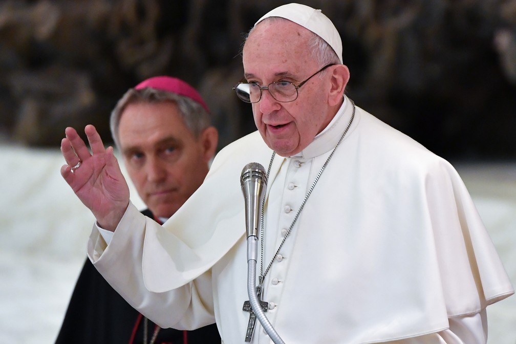 Papa discursa no Vaticano nesta sexta-feira (29) — Foto: Andreas Solaro/AFP