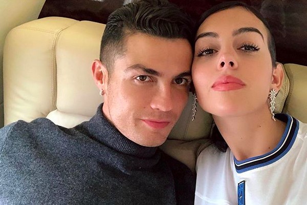 Georgina Rodríguez com o namorado, o craque português Cristiano Ronaldo (Foto: Instagram)