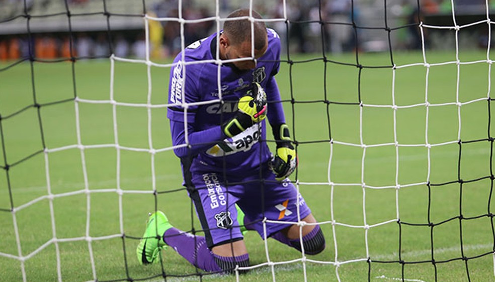 Éverson, goleiro do Ceará, foi destaque na partida contra o Internacional (Foto: Divulgação/Cearasc.com)