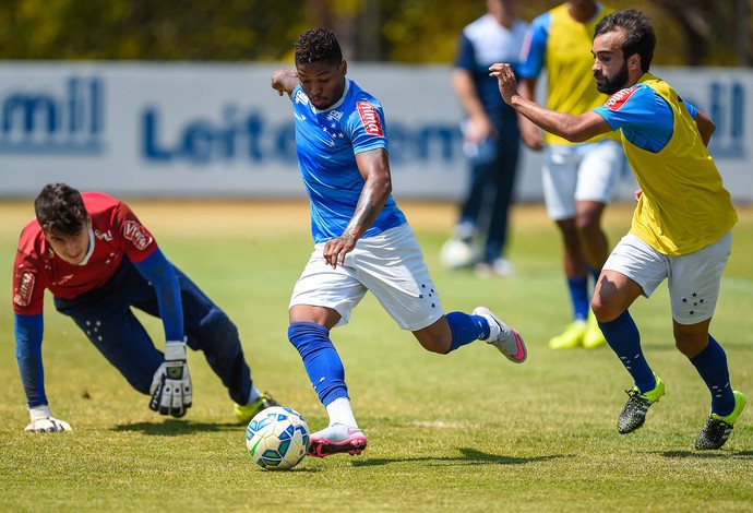 Com dois reforços, Mano relaciona  23 atletas para estreia pelo Cruzeiro