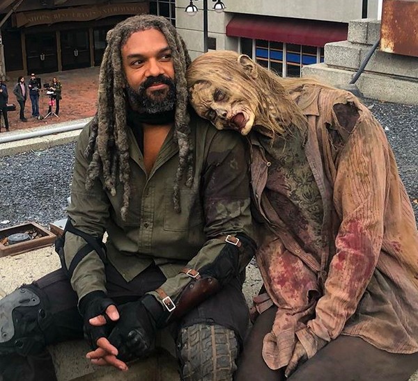 O ator Khary Payton nos bastidores de The Walking Dead (Foto: Instagram)