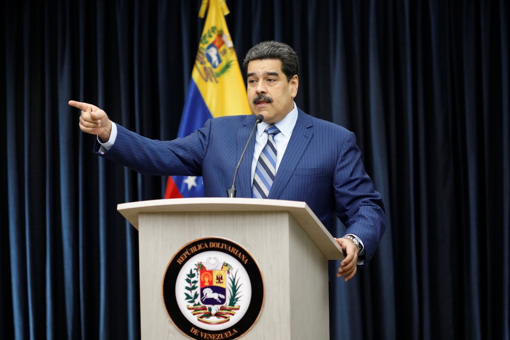 NicolÃ¡s Maduro discursa a jornalistas no PalÃ¡cio Miraflores, em Caracas, Venezuela â Foto: Marco Bello/Reuters