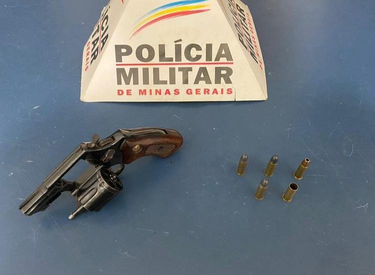 Homem é preso suspeito de agredir e ameaçar companheira por causa de ciúmes em Pirapora, diz polícia