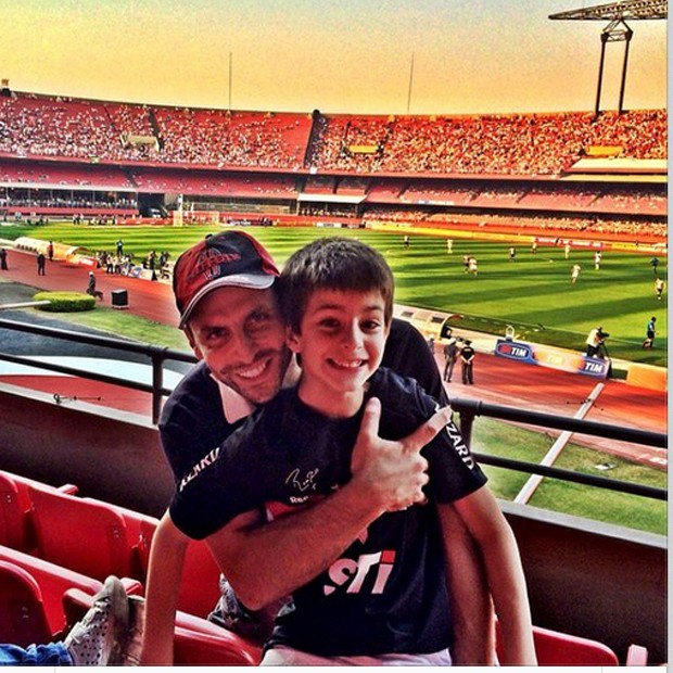 Henri Castelli e o filho Lucas (Foto: Reprodução/Instagram)