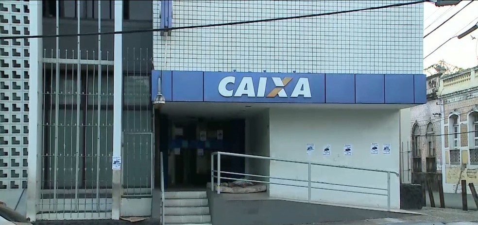 Agências bancárias amanheceram fechadas nesta segunda-feira (28) em São Luís. (Foto: Reprodução/TV Mirante)