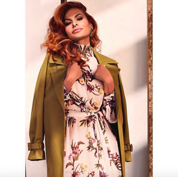 A foto da atriz Eva Mendes que foi alvo de críticas por uso de Photoshop (Foto: Instagram)
