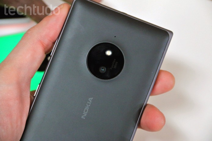 Lumia 830 possui câmera traseira de 10MP (Foto: Fabrício Vitorino/TechTudo) (Foto: Lumia 830 possui câmera traseira de 10MP (Foto: Fabrício Vitorino/TechTudo))