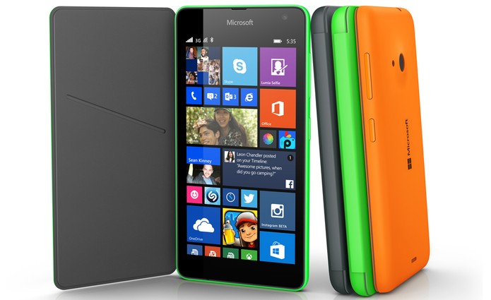 Lumia 535 aceita cartão de memória de até 128 GB (Foto: Divulgação/Microsoft)