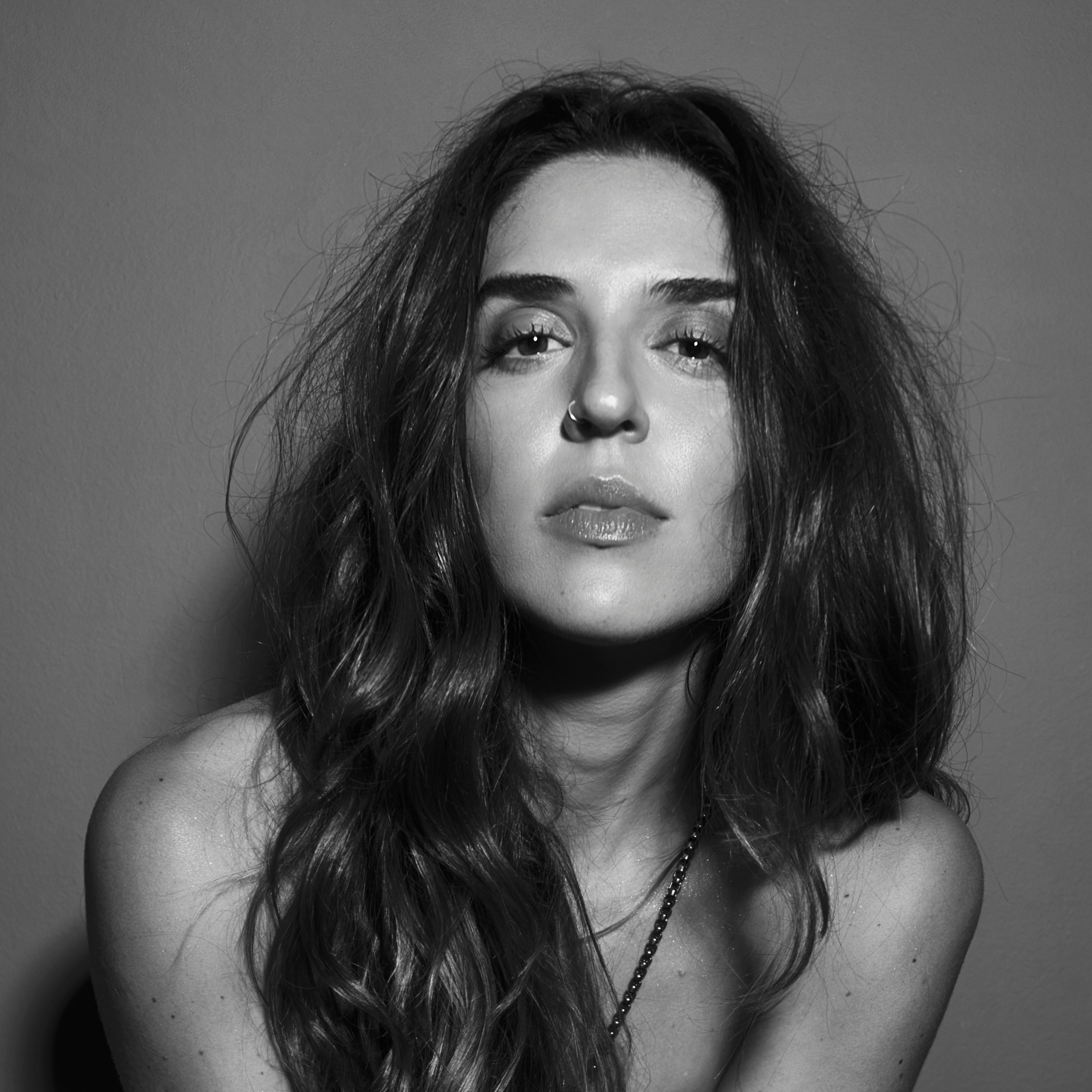 Rachell Luz, parceira de Maria Rita e Marisa Monte, sinaliza inspiração na moldura orgânica do EP autoral 'Precioso'