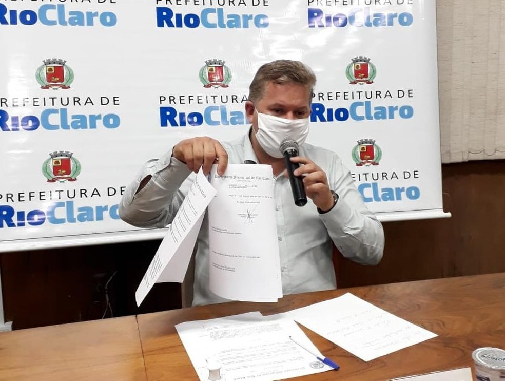 Juninho da Padaria (DEM) passou pelo teste na quarta-feira ap&oacute;s o seu chefe de gabinete, Silvio Aparecido Martins, ter positivado &mdash; Foto: Prefeitura de Rio Claro/Divulga&ccedil;&atilde;o
