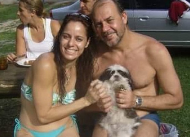 Cláudia Mauro e Paulo César Grande comemoram aniversário ao lado de pet (Foto: Reprodução/Instagram)