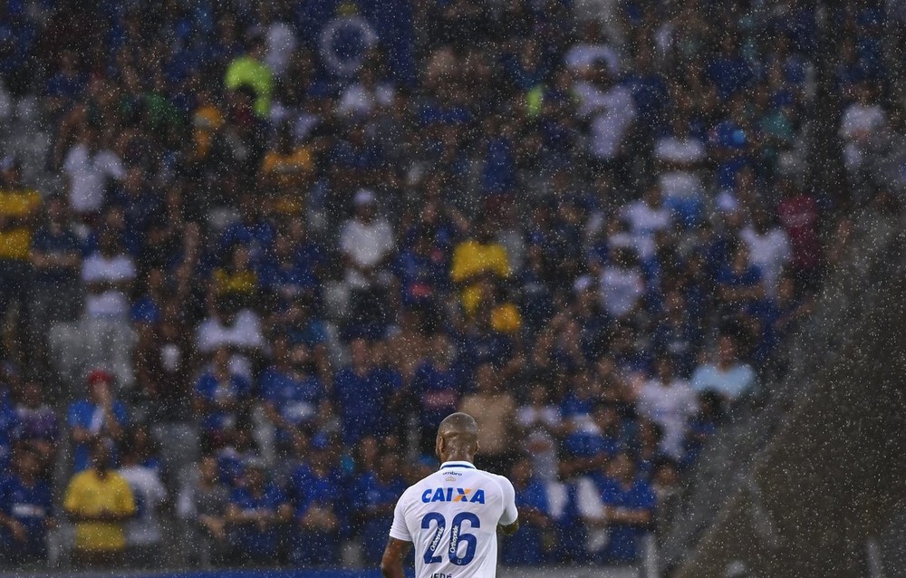 Preparado, Dedé mira marca de jogos seguidos que não alcança há dois anos