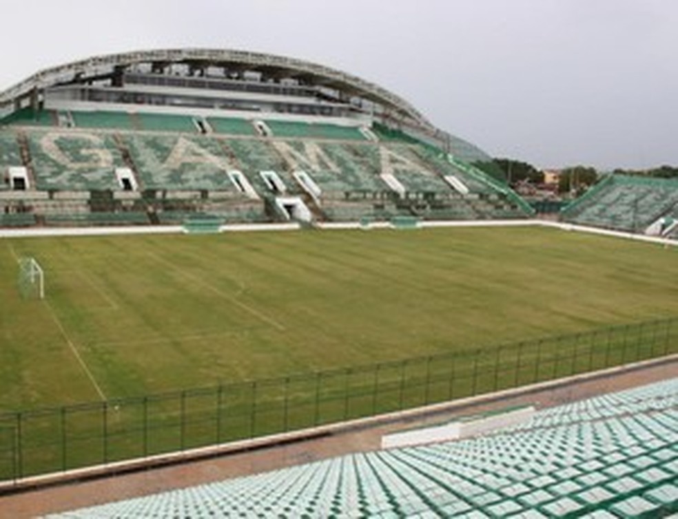 Estádio Bezerrão, no Gama-DF (Foto: Fabrício Marques / Globoesporte.com)