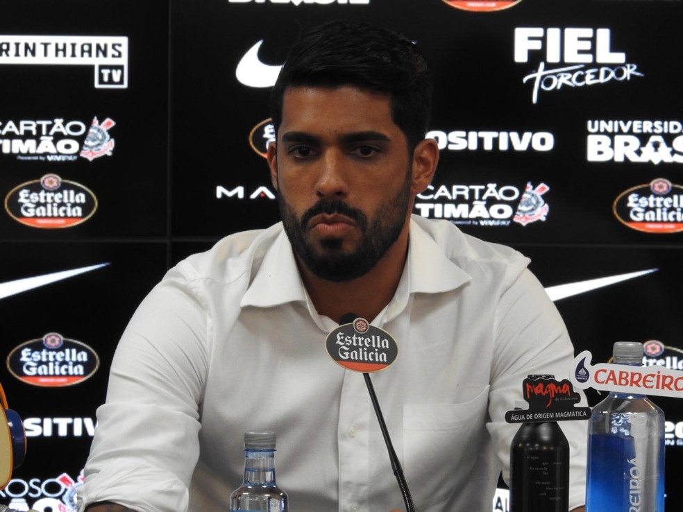Vilson Menezes, novo gerente de futebol do Corinthians, em coletiva â Foto: Bruno Cassucci