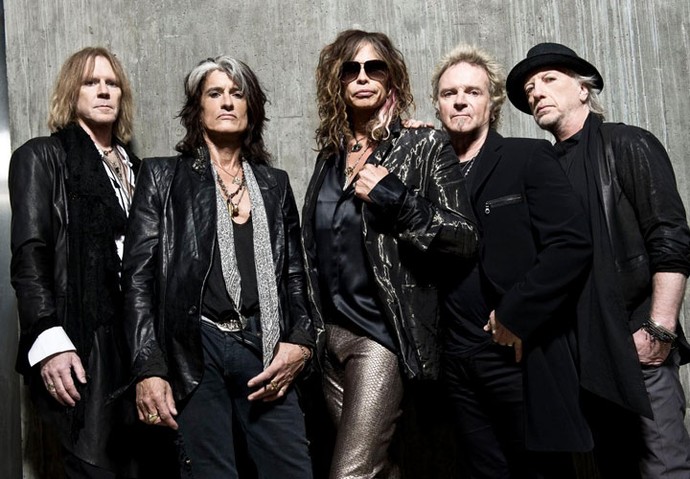 Steven Tyler, terceiro da esquerda para direita, fez o anúncio do possível adeus definitivo do Aerosmith (Foto: Divulgação)