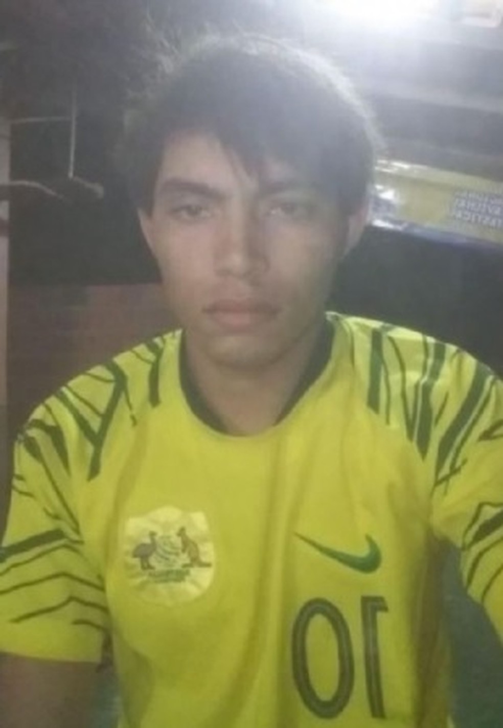 Hamilton Cesar Lima Bandeira, de 23 anos, foi morto por policiais por estar fazendo amea&ccedil;as e apologia ao crime.  &mdash; Foto: Arquivo pessoal