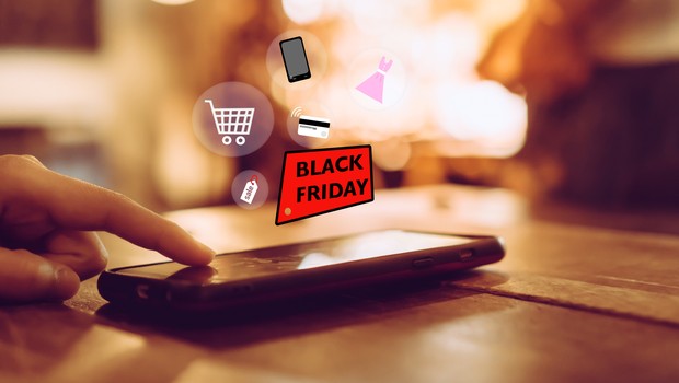 Black Friday - Sale - Promoção (Foto:  Suwaree Tangbovornpichet / EyeEm via Getty Images)