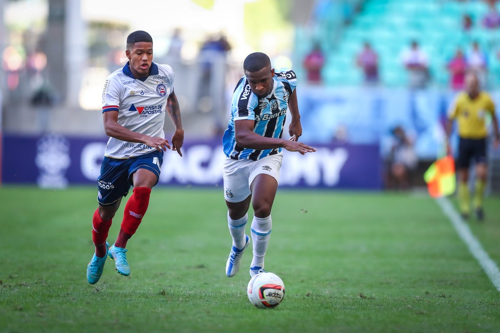 Vice-artilheiro do Grêmio na temporada não balança as redes há 11 jogos