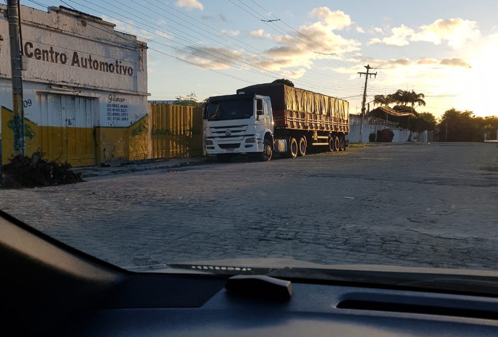 Dupla é presa em Patos, PB, suspeita de desviar e roubar e cargas no Nordeste — Foto: Polícia Civil/Divulgação