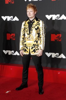 Ed Sheeran veste Versace