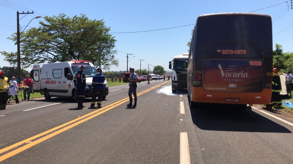 Simulado de acidente mobilizou equipes e chamou a atenção em Assis — Foto: Wagner Jardim/ The Brothers 