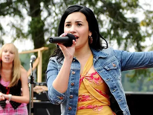 Demi Lovato no filme Camp Rock (Foto: reprodução)