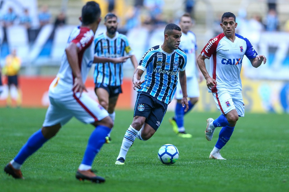 [COMENTE E DÊ SUA NOTA] Atuações: Alisson e Juninho Capixaba lideram Grêmio em vitória sobre o Paraná