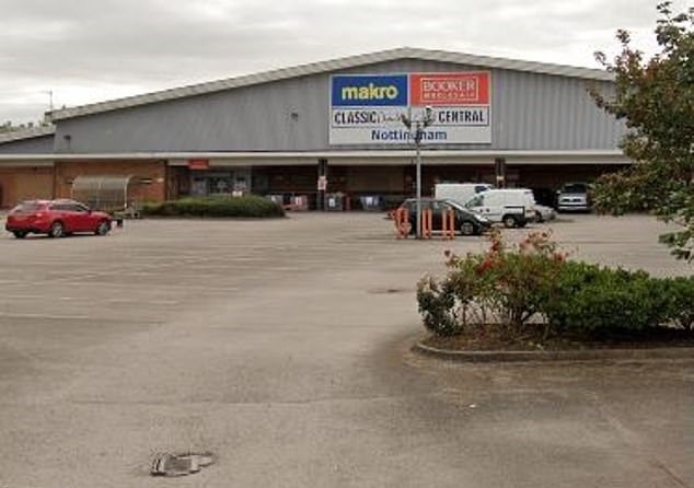 Fachada da loja Makro em que ocorreu o incidente (Foto: Google)