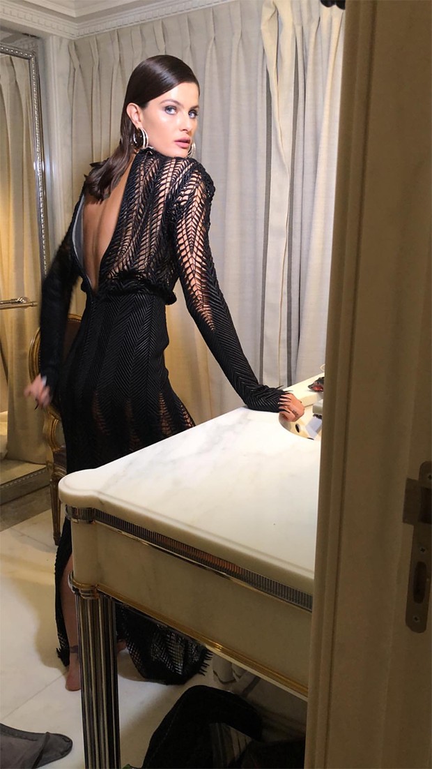 Isabeli Fontana ousa com look transparente (Foto: Reprodução/Instagram)