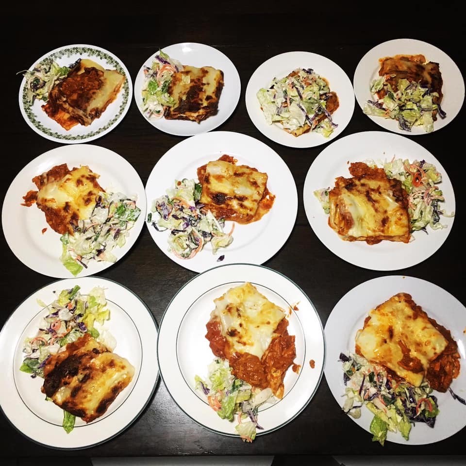 Jenni compartilhou foto de um dos jantares da família nas redes sociais (Foto: Reprodução Instagram)