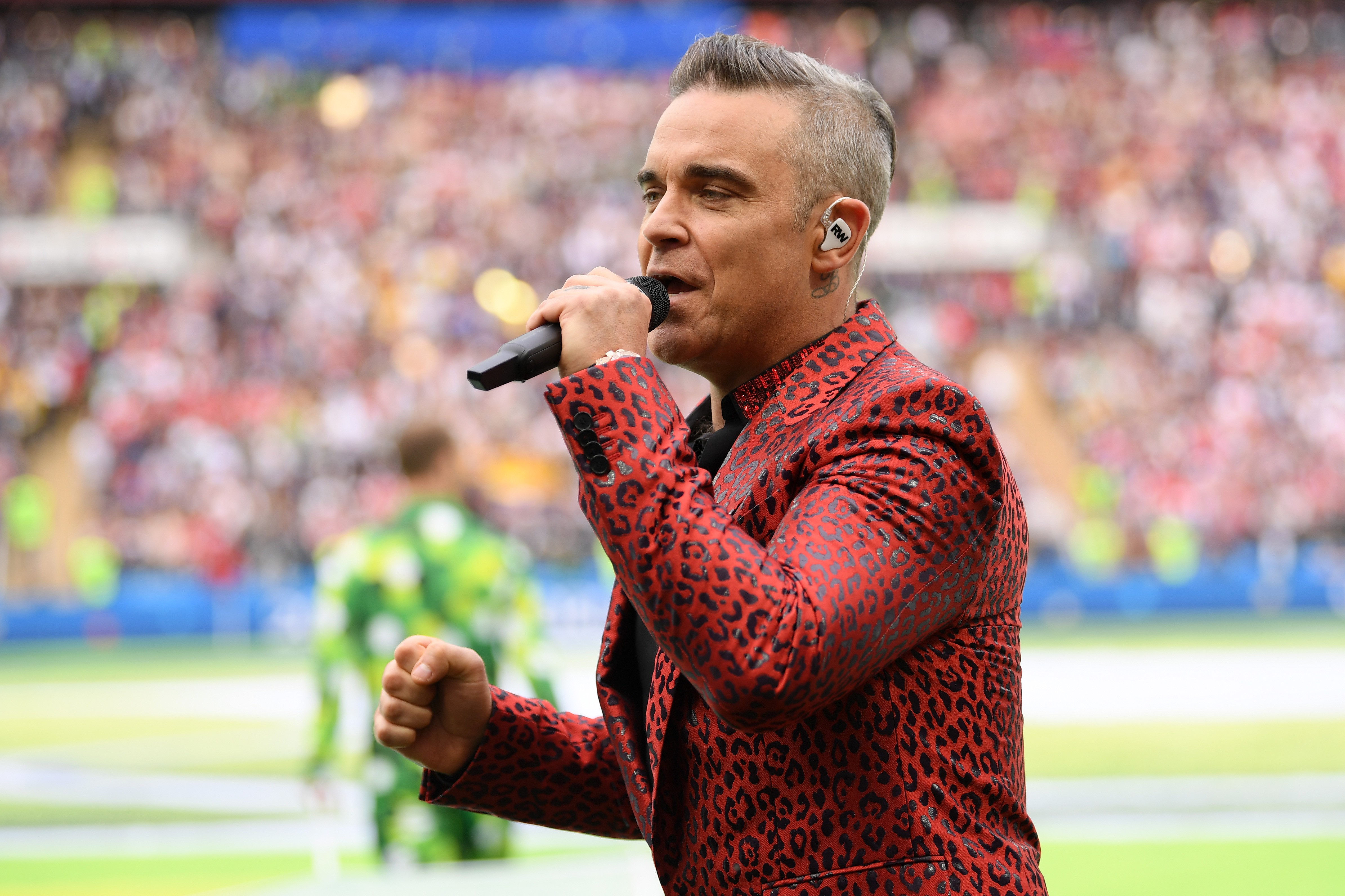 O cantor Robbie Williams na cerimônia de abetura da Copa 2018 (Foto: Getty Images)