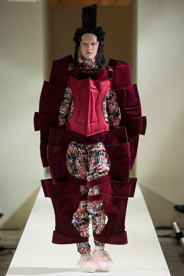 #SuzyPFW: Comme des Garçons: 18th-Century Punk - Vogue | en