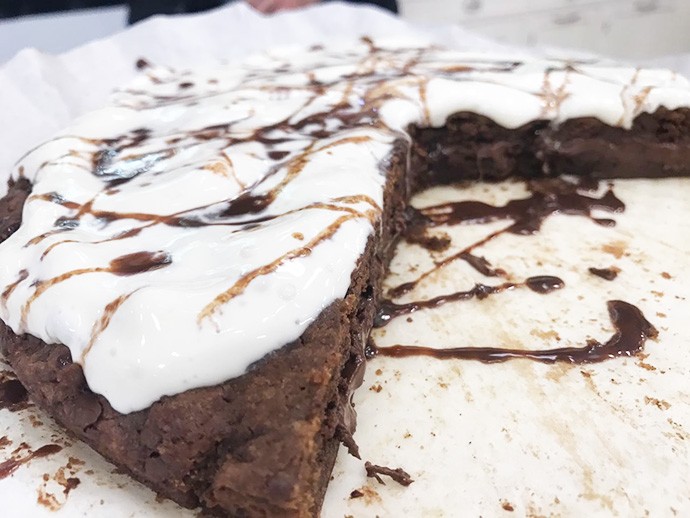 Torta Recheada de Biscoito