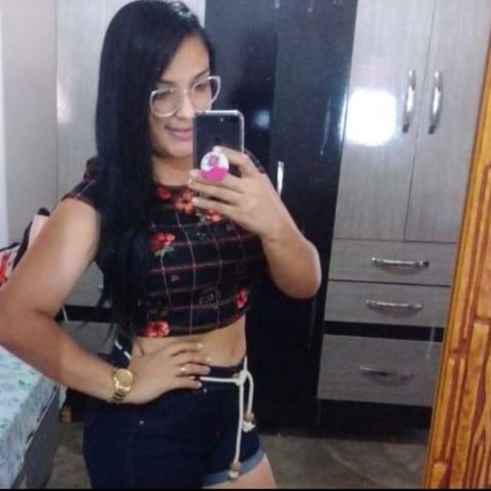 Radimila Fernanda, de 29 anos, foi atropelada enquanto caminhava na BR-101 — Foto: Cedida pela Família 