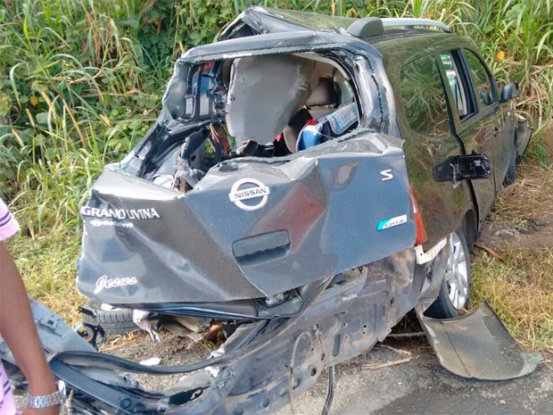 Acidente na BR-101, região sul da Bahia (Foto: Ednaldo Pinto/Arquivo Pessoal)