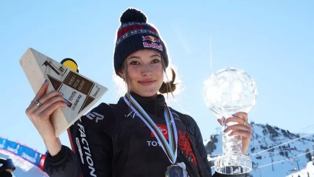 Nascida nos Estados Unidos, Eileen Gu é atleta mais jovem a ganhar medalha de ouro para China nos Jogos de Inverno (Foto: Getty Images via BBC)