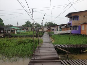 Áreas de ressaca são ocupadas irregularmente em Macapá (Foto: Abinoan Santiago/G1)