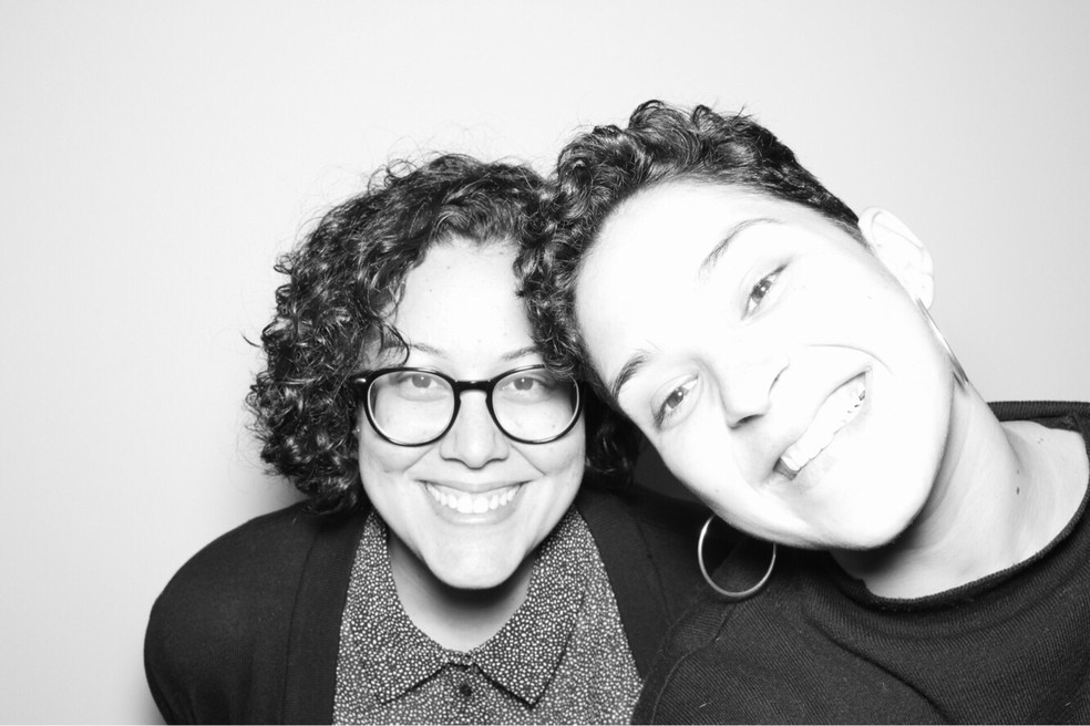 Paula Righetti, de 33 anos, e Ixchel Ochoa, de 27, trabalham em uma agência em Nova Iorque — Foto: Arquivo pessoal