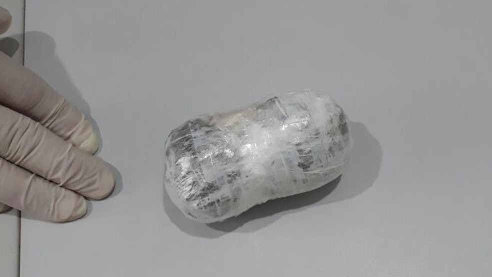 Ambas foram apreendidas e levadas até a delegacia local (Foto: Polícia Civil/Marília)