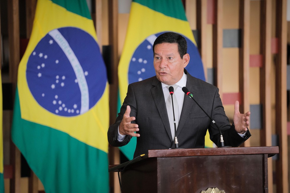 Com Bolsonaro rumo aos EUA, Mourão fará pronunciamento em rede nacional  neste sábado | Brasil e Política | Valor Investe