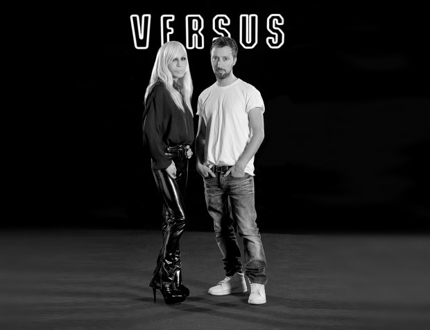 Donatella Versace e Anthony Vaccarello: parceria (sexy!) para a Versus (Foto: Divulgação)