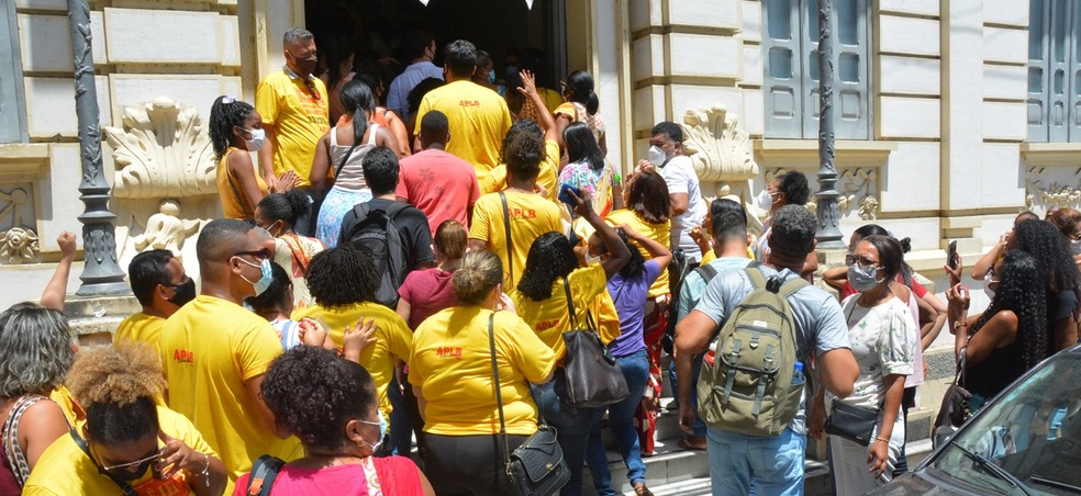 Professores da rede municipal de Feira de Santana decretam greve por tempo indeterminado — Foto: Jorge Magalhães