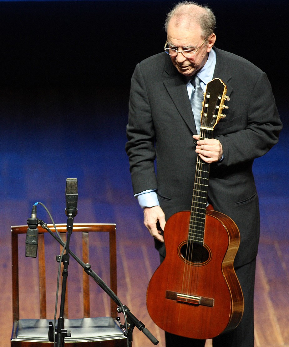 João Gilberto tem reeditado em LP o amoroso álbum de 1977 que marcou a