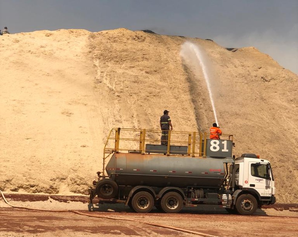 Canavial de usina pega fogo em Castilho — Foto: Arquivo Pessoal