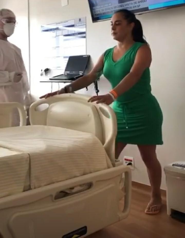 Silvia Abravanel faz fisioterapia pulmonar no hospital (Foto: Reprodução / Instagram)