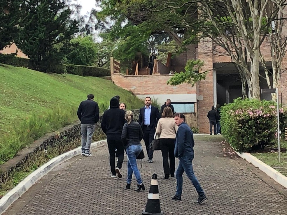 TÃ©cnico Cuca, do SÃ£o Paulo, foi ao velÃ³rio do filho de Cafu nesta quinta-feira â€” Foto: Carolina Andrade