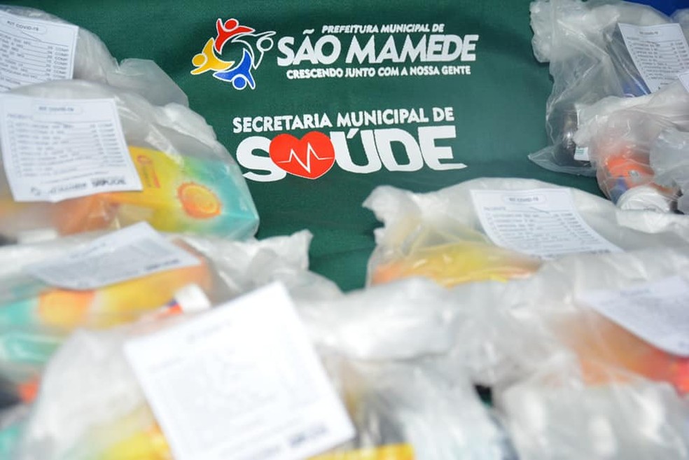 'Kit Covid-19' foi entregue a oito pacientes no primeiro dia de distribuição pela Prefeitura de São Mamede — Foto: Divulgação/Umberto Jefferson